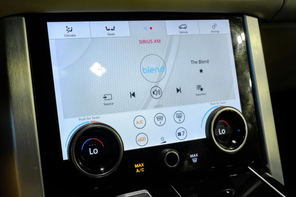 2018 Land Rover Range Rover Image 34