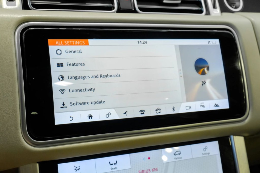 2018 Land Rover Range Rover Image 37