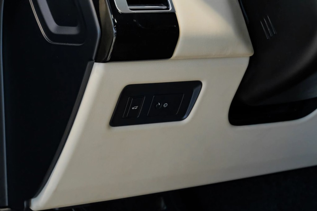 2018 Land Rover Range Rover Image 40