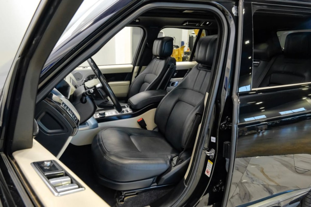2018 Land Rover Range Rover Image 42