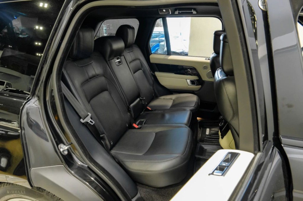 2018 Land Rover Range Rover Image 45