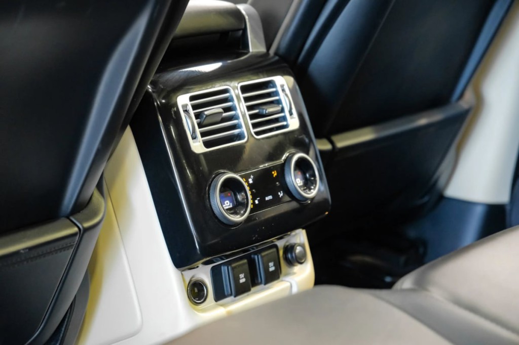 2018 Land Rover Range Rover Image 47