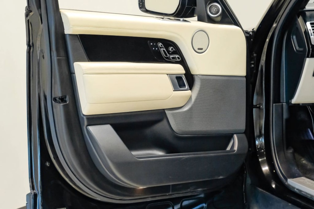 2018 Land Rover Range Rover Image 52