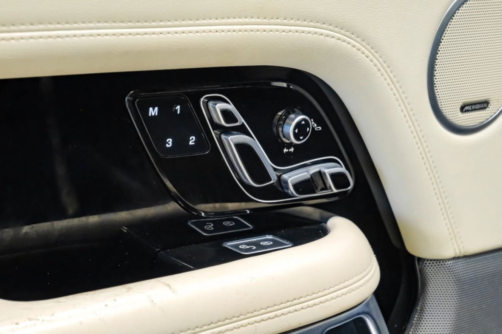 2018 Land Rover Range Rover Image 53