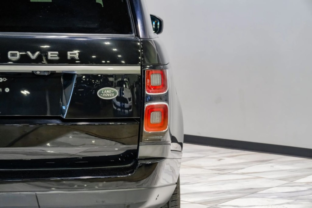 2018 Land Rover Range Rover Image 60