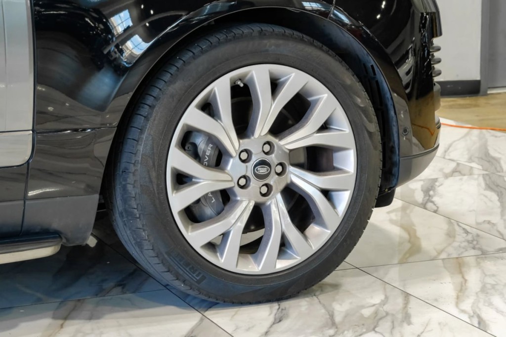 2018 Land Rover Range Rover Image 70