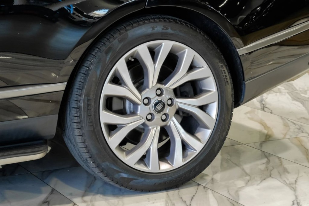 2018 Land Rover Range Rover Image 72