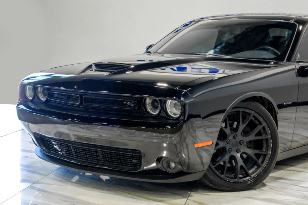 2019 Dodge Challenger Image 6