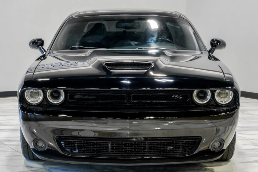 2019 Dodge Challenger Image 8