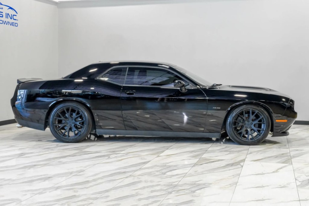 2019 Dodge Challenger Image 10