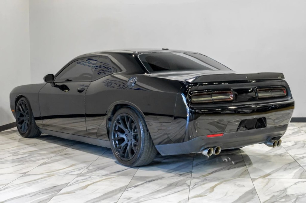 2019 Dodge Challenger Image 15