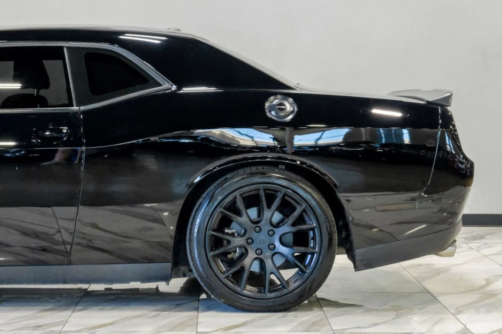 2019 Dodge Challenger Image 18