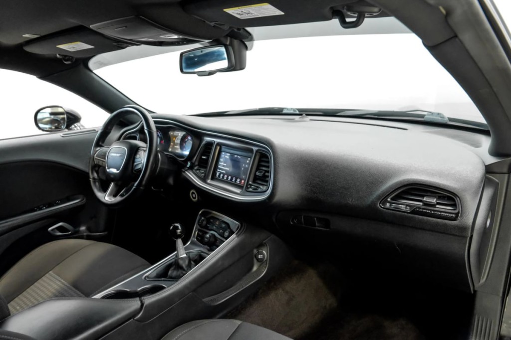 2019 Dodge Challenger Image 19