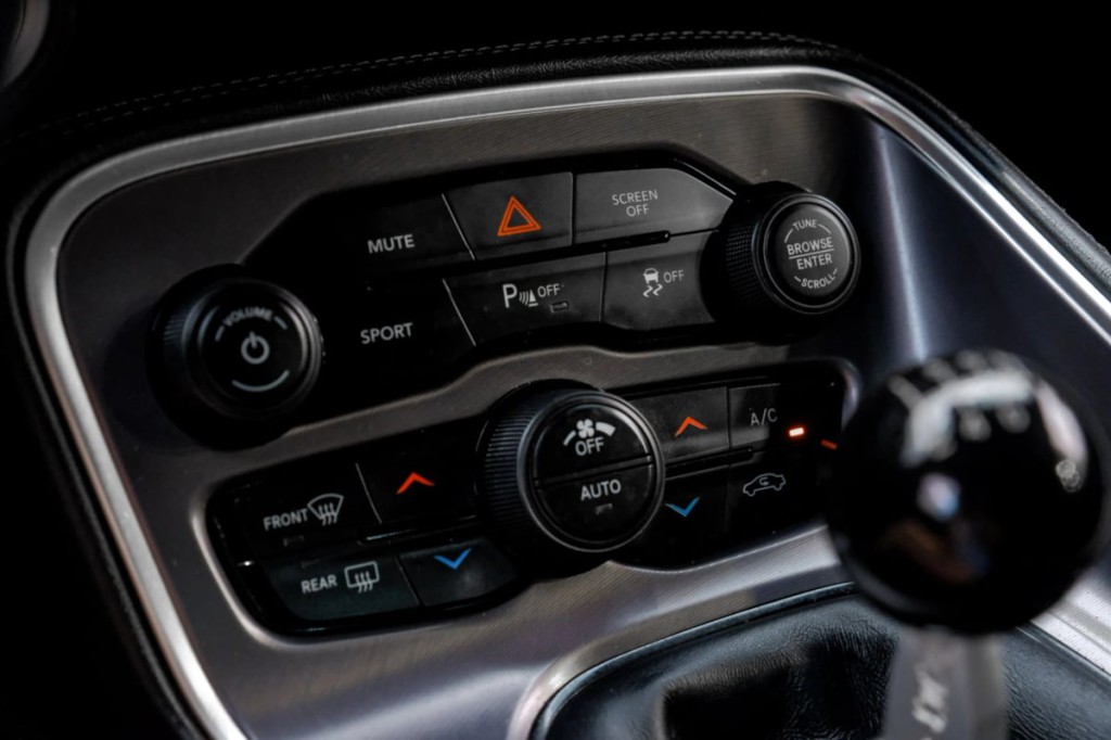 2019 Dodge Challenger Image 30