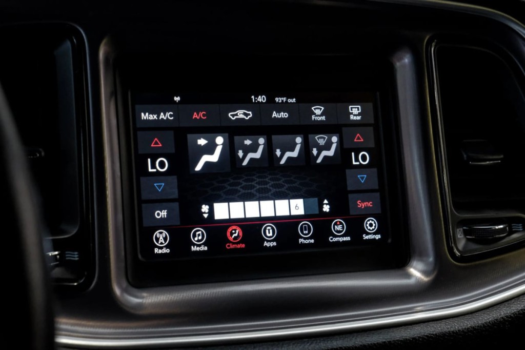 2019 Dodge Challenger Image 34