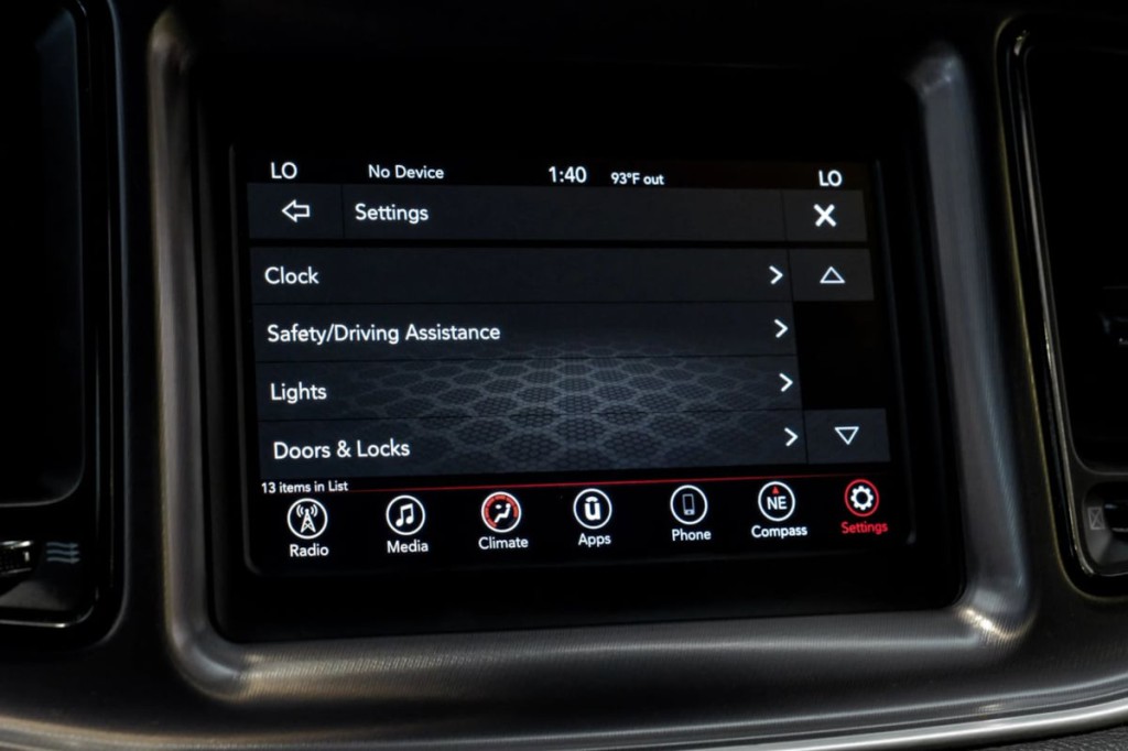2019 Dodge Challenger Image 38