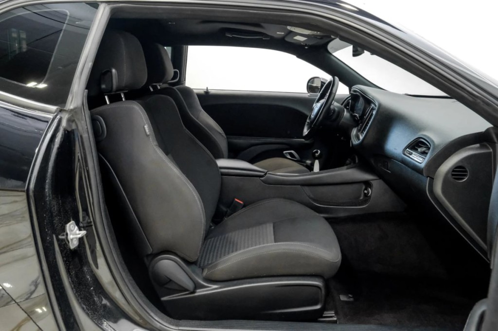 2019 Dodge Challenger Image 44