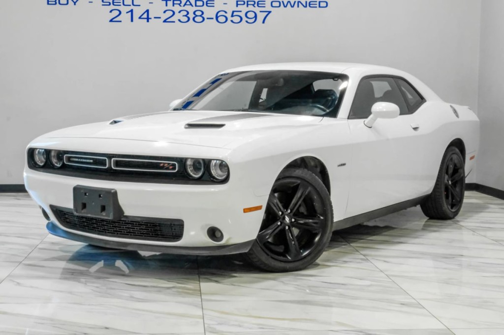 2017 Dodge Challenger Image 2