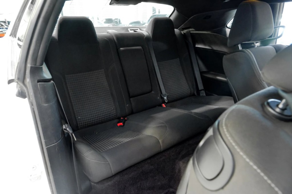 2017 Dodge Challenger Image 38
