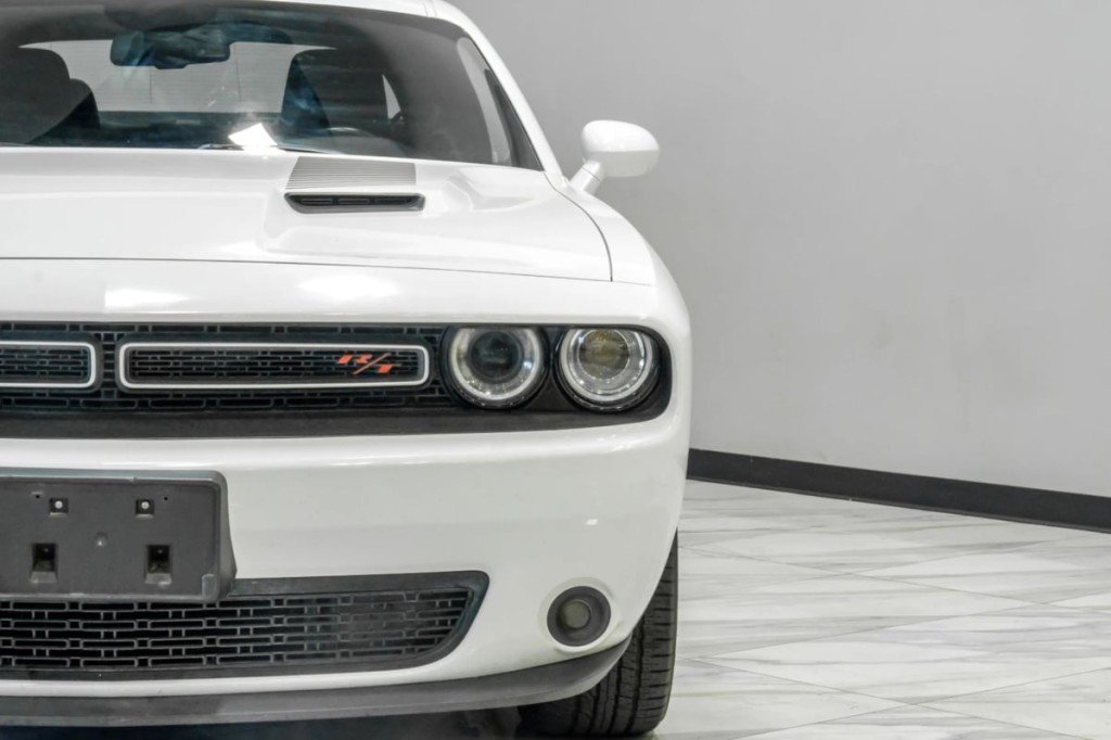 2017 Dodge Challenger Image 44