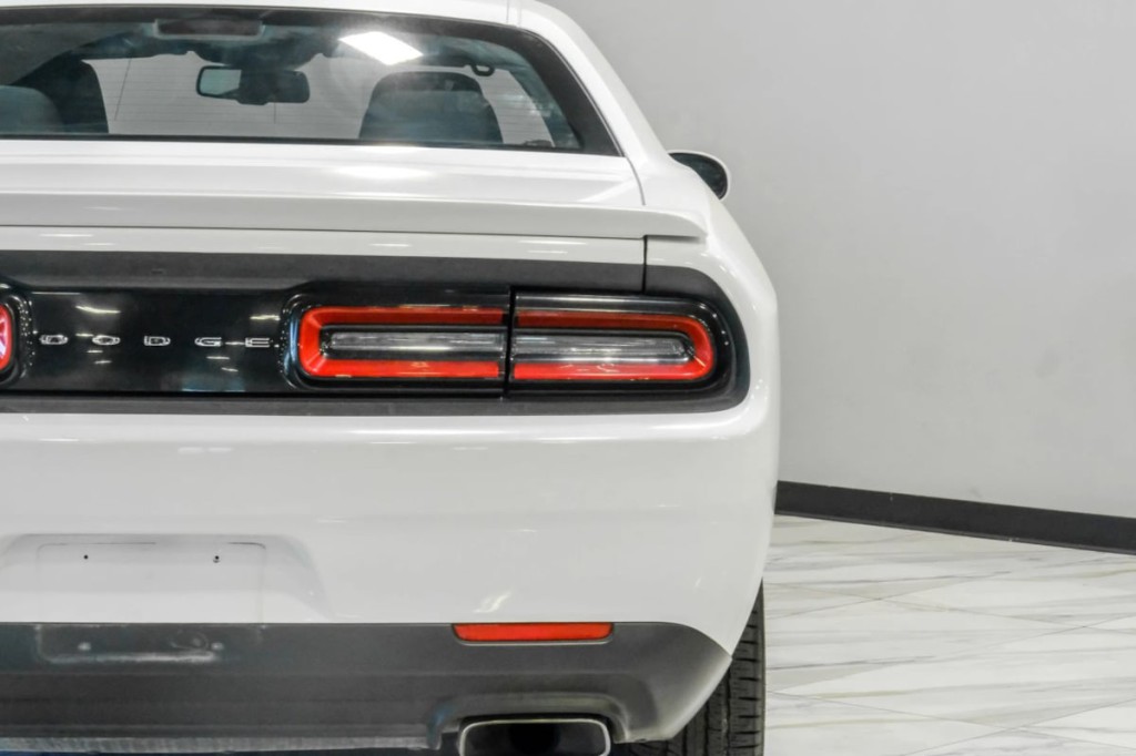2017 Dodge Challenger Image 45