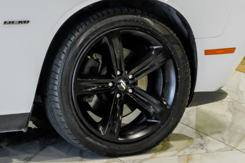 2017 Dodge Challenger Image 54