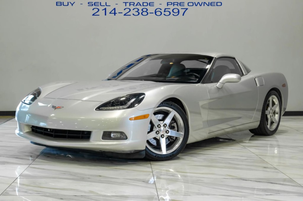 2005 Chevrolet Corvette Image 2