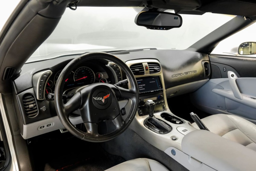 2005 Chevrolet Corvette Image 4