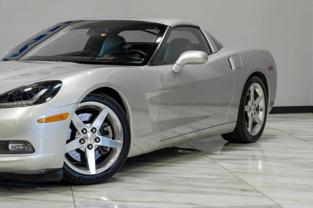 2005 Chevrolet Corvette Image 7