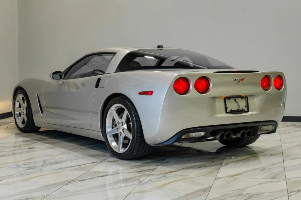 2005 Chevrolet Corvette Image 15
