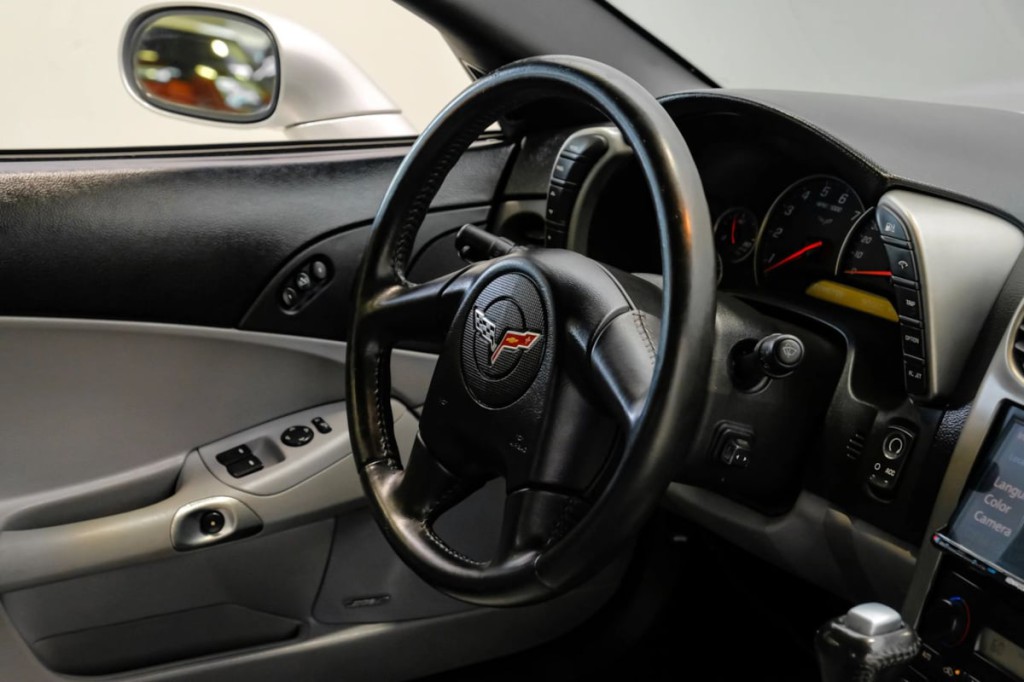 2005 Chevrolet Corvette Image 20