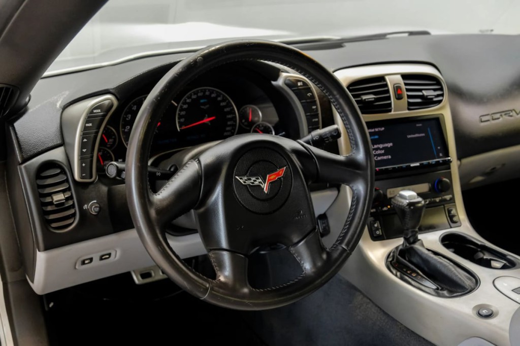 2005 Chevrolet Corvette Image 21