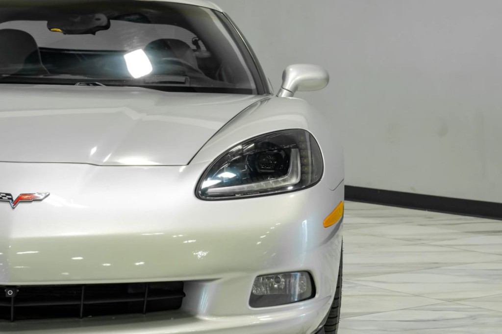2005 Chevrolet Corvette Image 40