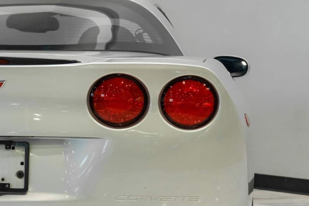 2005 Chevrolet Corvette Image 41