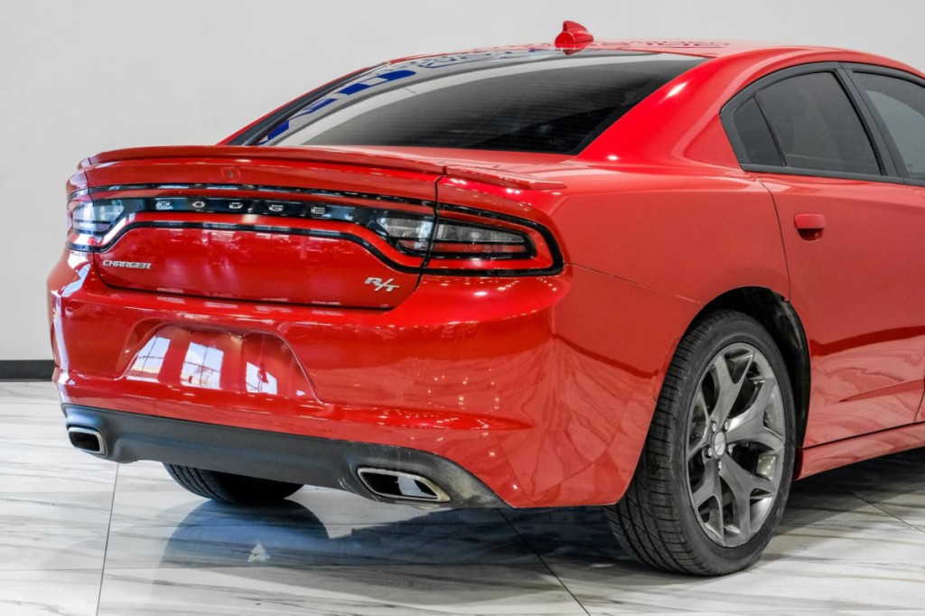 2016 Dodge Charger Image 10