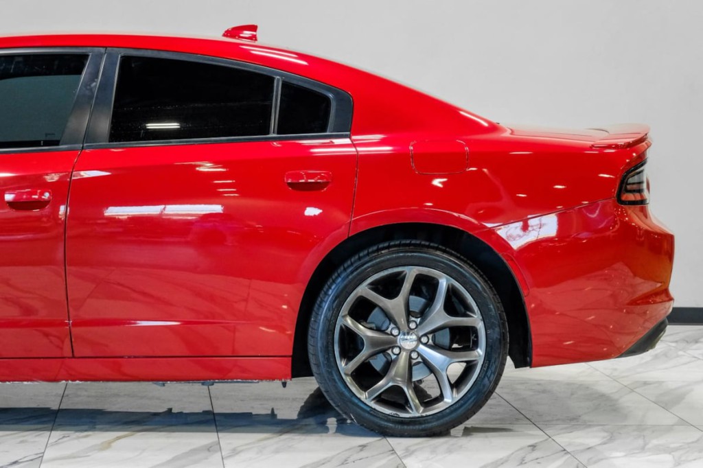 2016 Dodge Charger Image 16