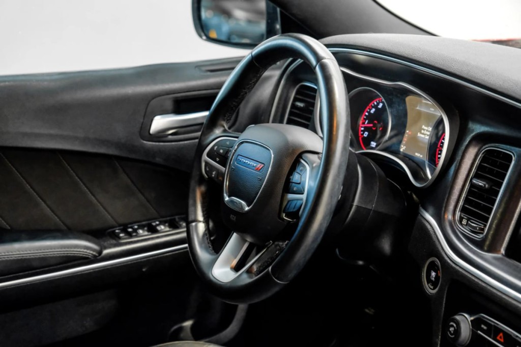 2016 Dodge Charger Image 19