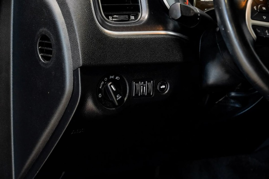 2016 Dodge Charger Image 30