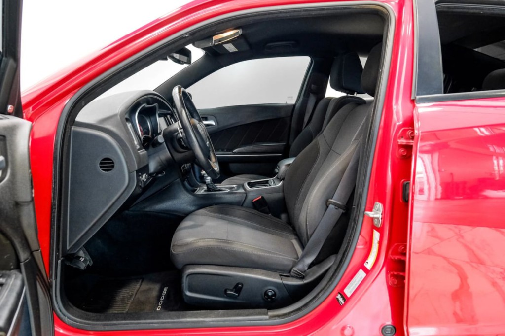 2016 Dodge Charger Image 33