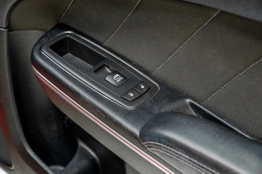2016 Dodge Charger Image 45