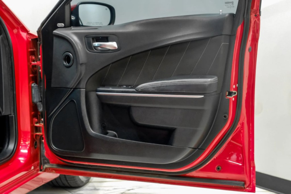 2016 Dodge Charger Image 46