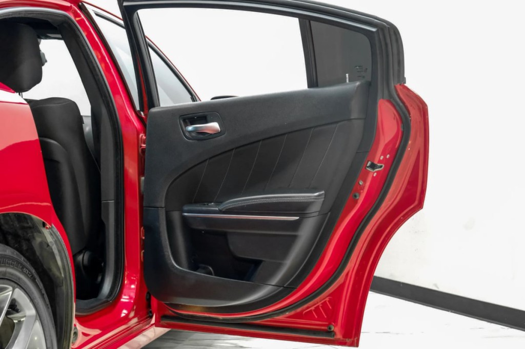 2016 Dodge Charger Image 48