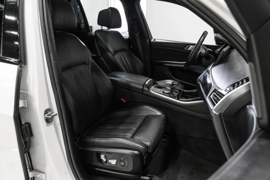 2020 BMW X5 Image 29