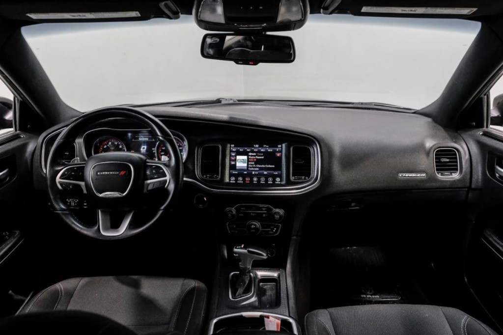 2018 Dodge Charger Image 16