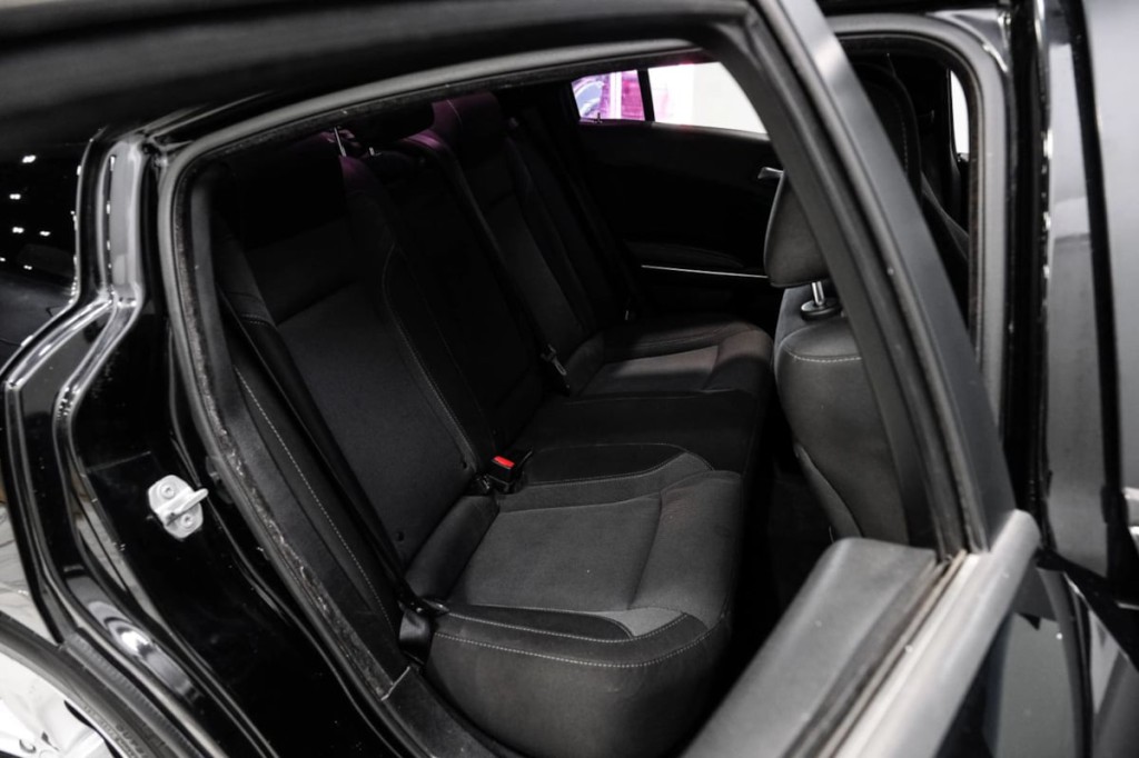 2018 Dodge Charger Image 35