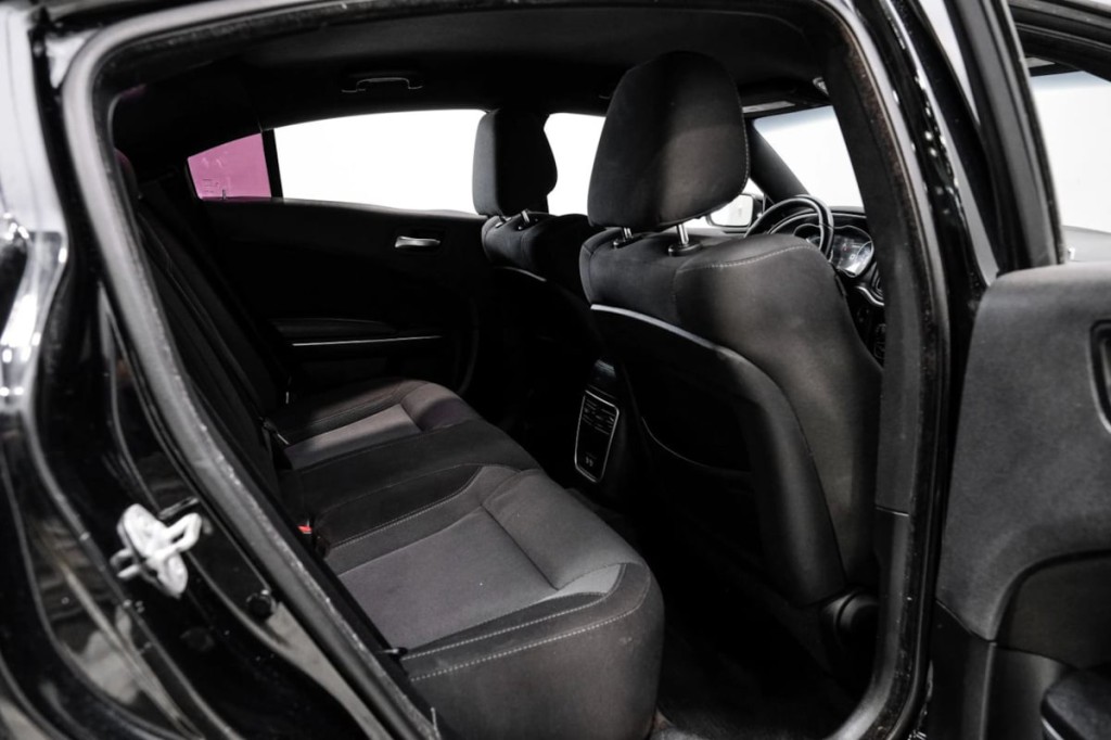 2018 Dodge Charger Image 36