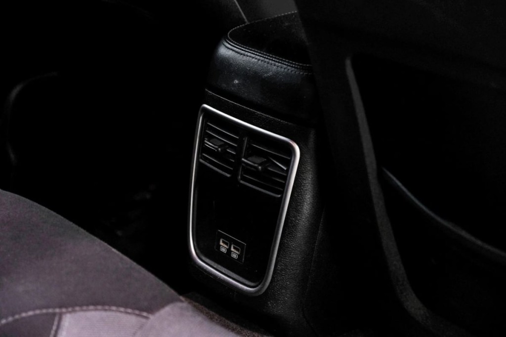 2018 Dodge Charger Image 37