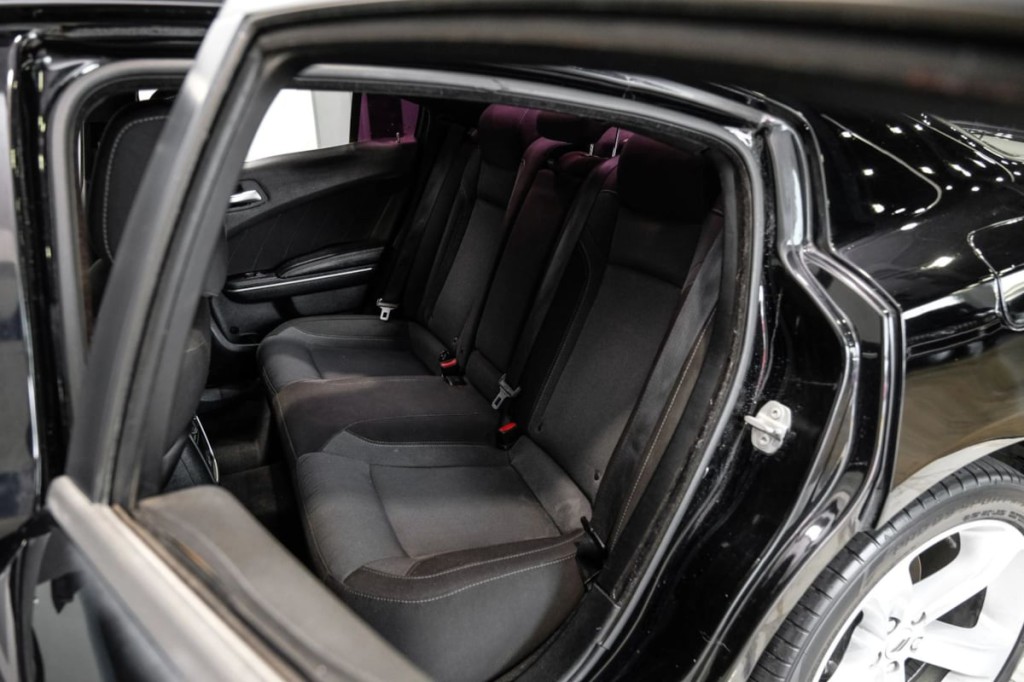 2018 Dodge Charger Image 39