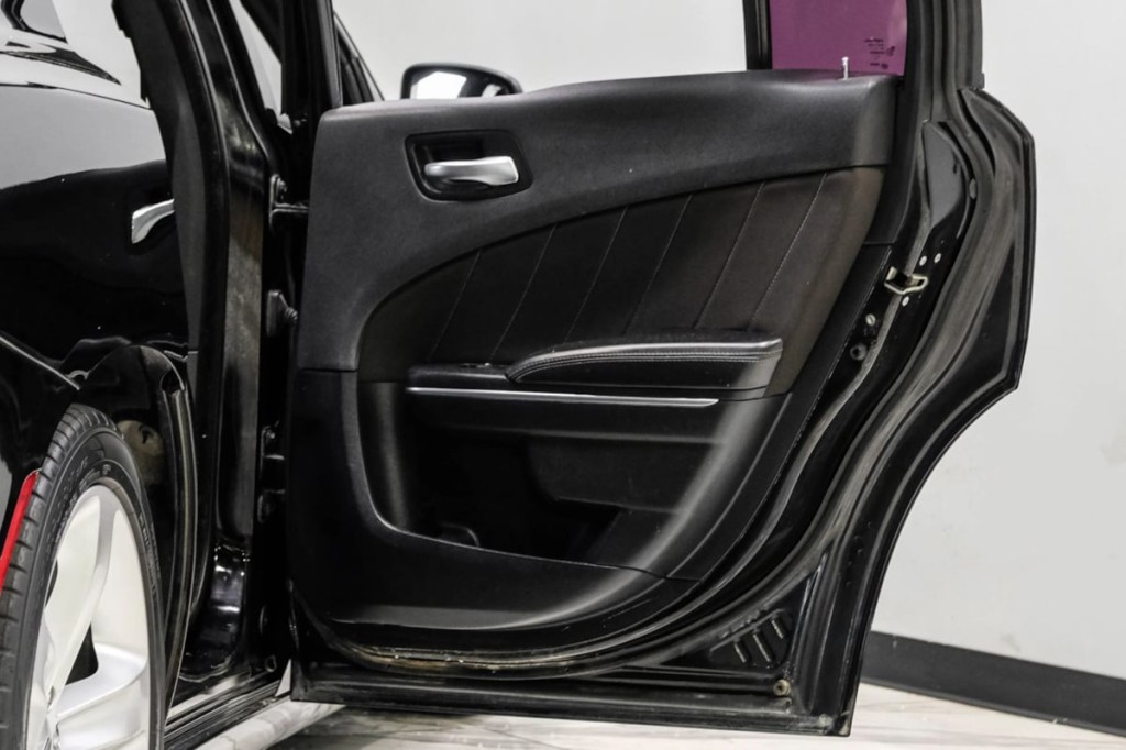 2018 Dodge Charger Image 45