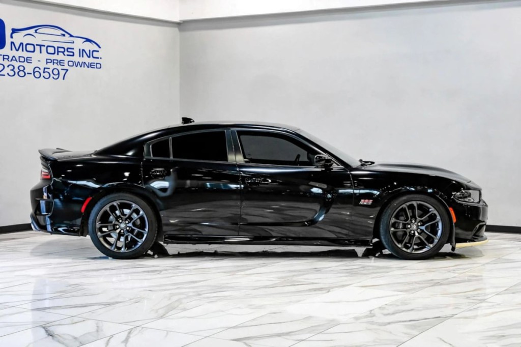2022 Dodge Charger Image 8